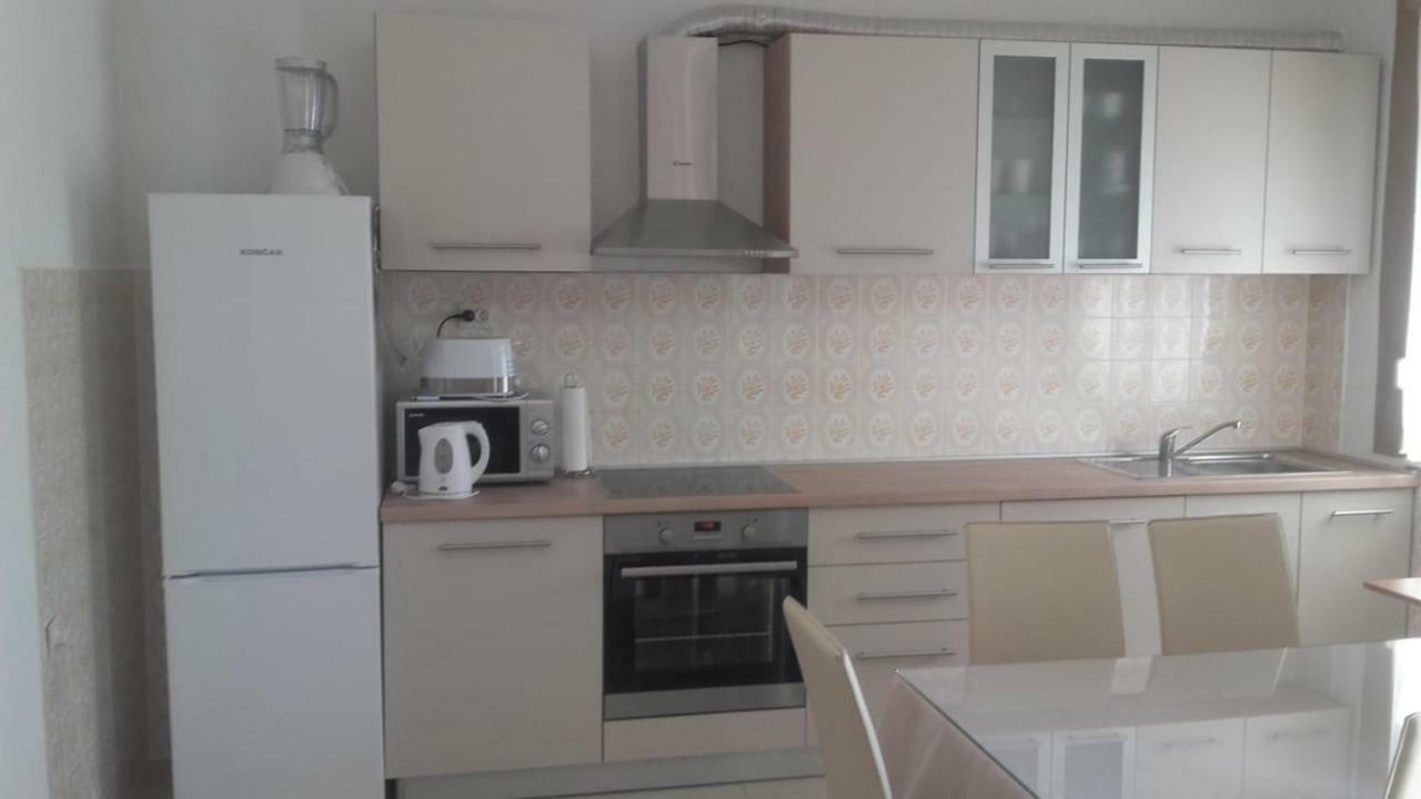 Apartment Nehaj Kastela Exterior photo