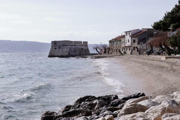 Apartment Nehaj Kastela Exterior photo
